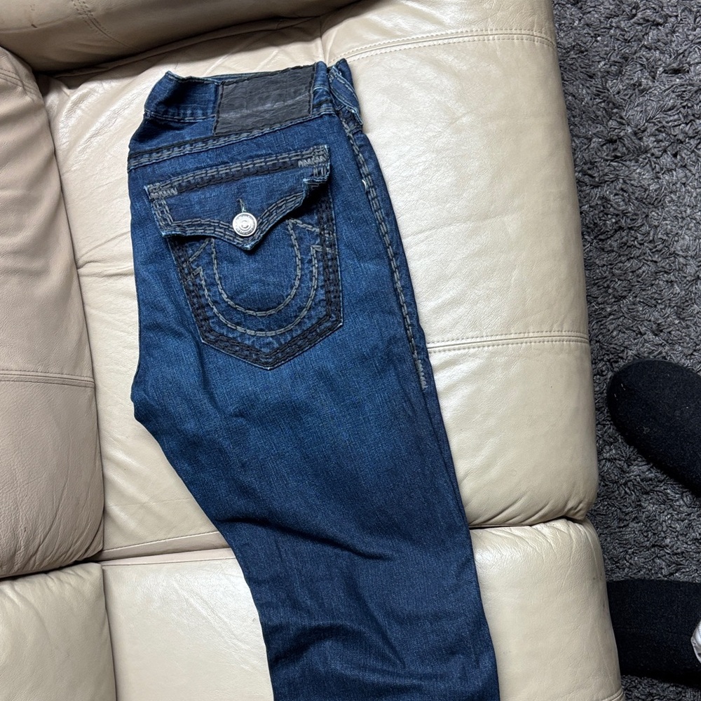 True Religion Dark Blue Straight Jeans button missing added to description